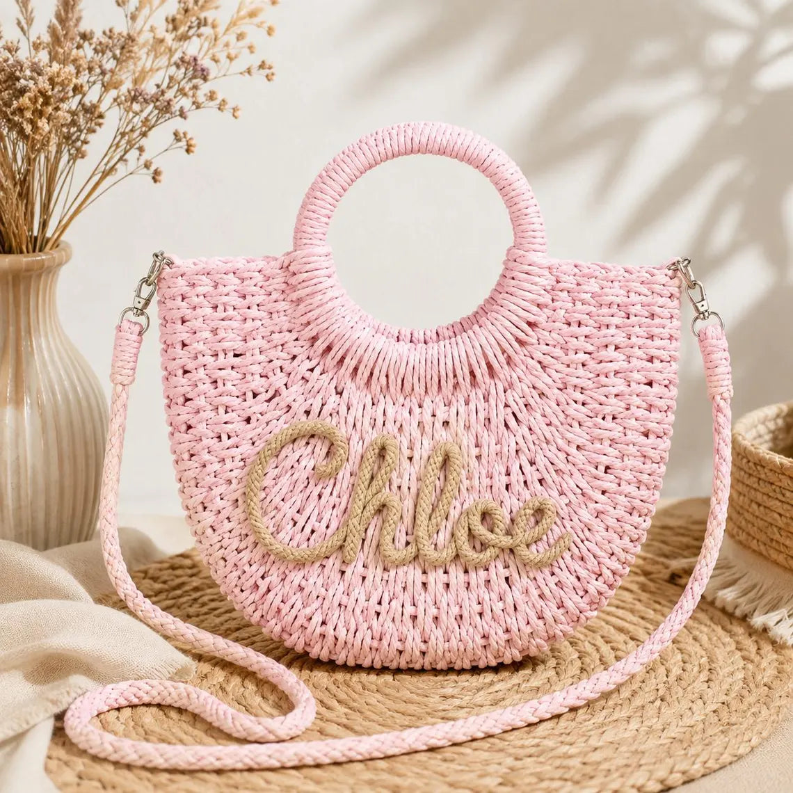 Personalized Straw Bag for Girls with Name – close-up of embroidered personalized name