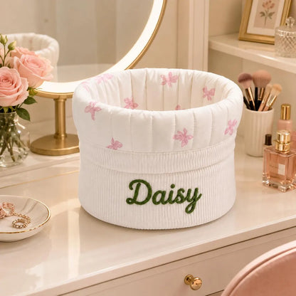 Personalized Corduroy Makeup Bag with Name – close-up of embroidered personalized name